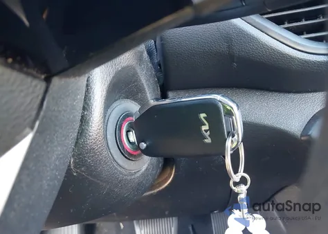 2023 Kia Forte Lxs z USA, uszkodzony, nr VIN 3KPF24AD0PE567985